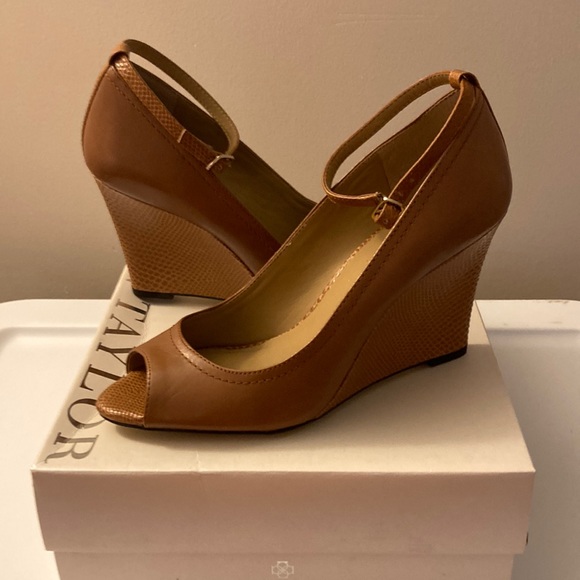 Ann Taylor leather peep toe wedge (size 7) - Picture 1 of 5